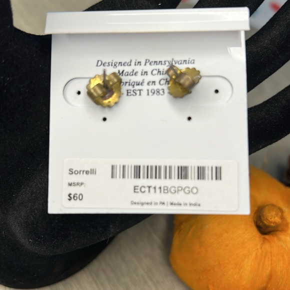 Sorrelli Stud Sale! NWT Sorrelli Emerald studs - Picture 4 of 4